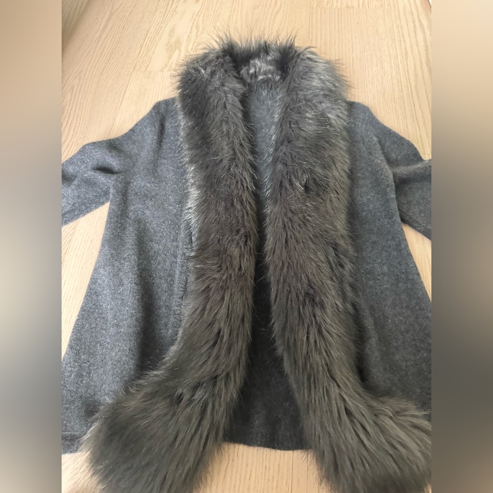 Gray Faux Fur Trim Cardigan